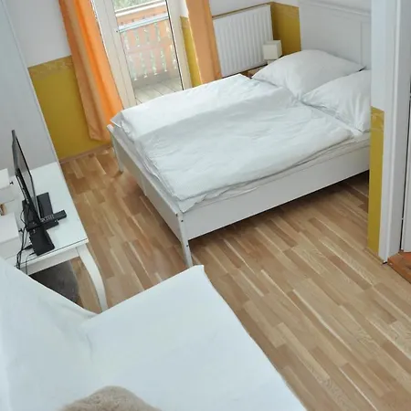 Bed & Breakfast Gloriett Panzio *