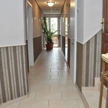 Gloriett Panzio Bed & Breakfast *