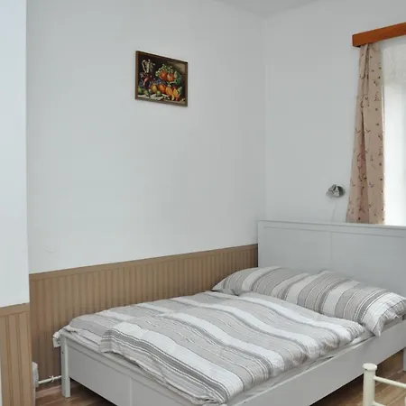 Bed & Breakfast Gloriett Panzio *