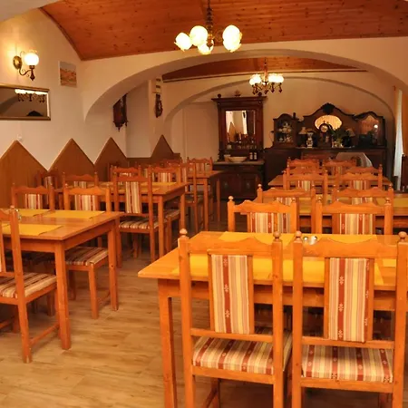 Nocleg ze śniadaniem Gloriett Panzio 3*