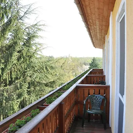 Bed & Breakfast Gloriett Panzio Fertőboz