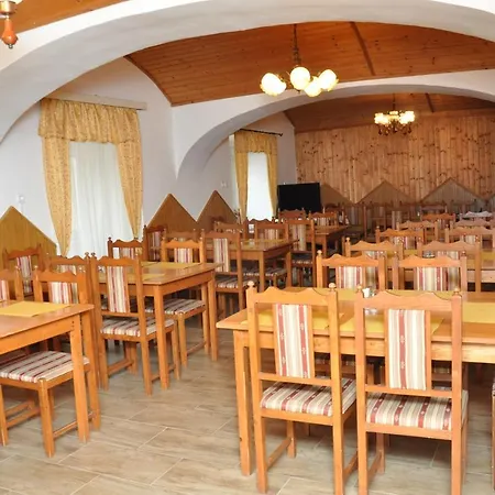 Gloriett Panzio Fertőboz