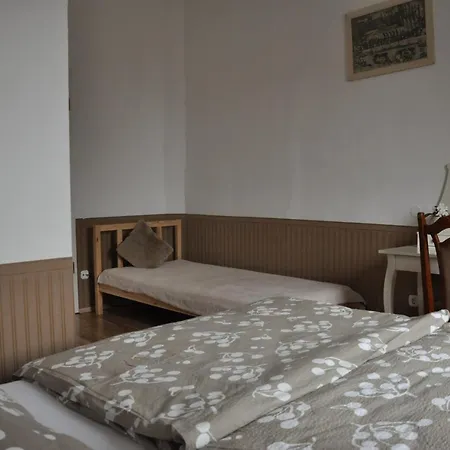 Gloriett Panzio Bed & Breakfast