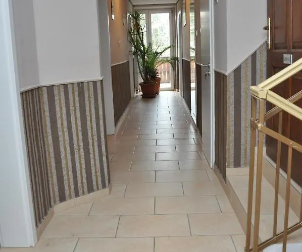 Bed & Breakfast Gloriett Panzio 3*