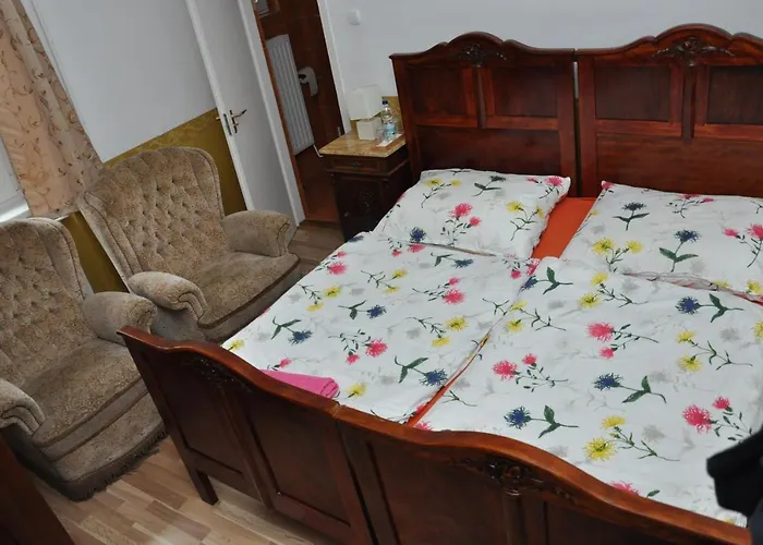 Gloriett Panzio Bed & Breakfast Fertőboz