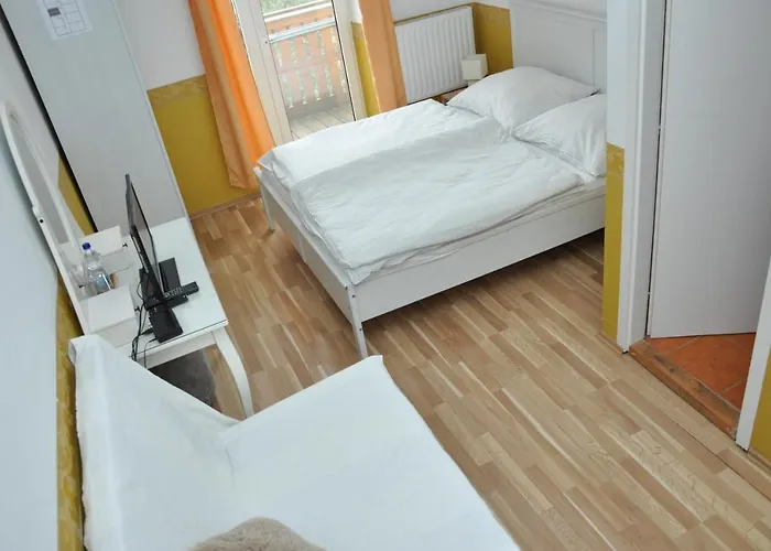 Bed & Breakfast Gloriett Panzio 3*