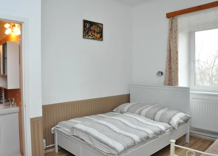 Bed & Breakfast Gloriett Panzio 3*